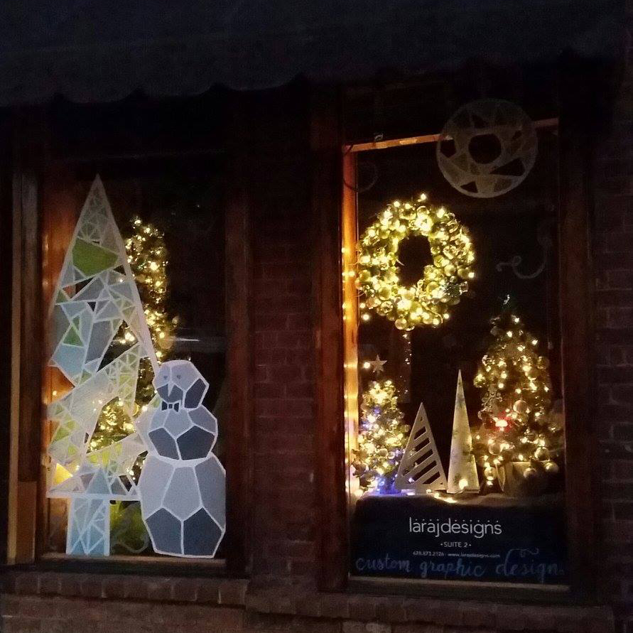 2015 Holiday Window Decorating Contest Winner
