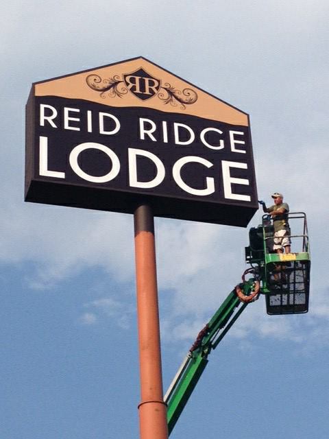 Reid Ridge Lodge Road Sign